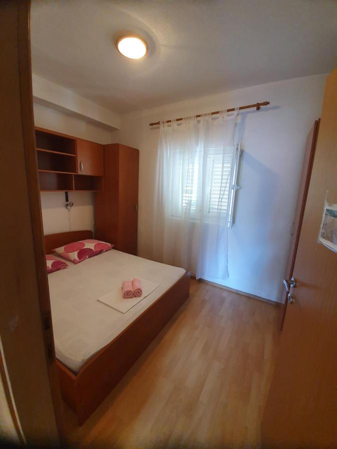 Apartman Dusanka Jovic Makarska Bagian luar foto